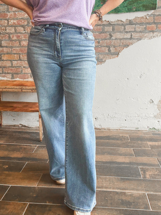 Classic Wide Leg Jeans - Judy Blue