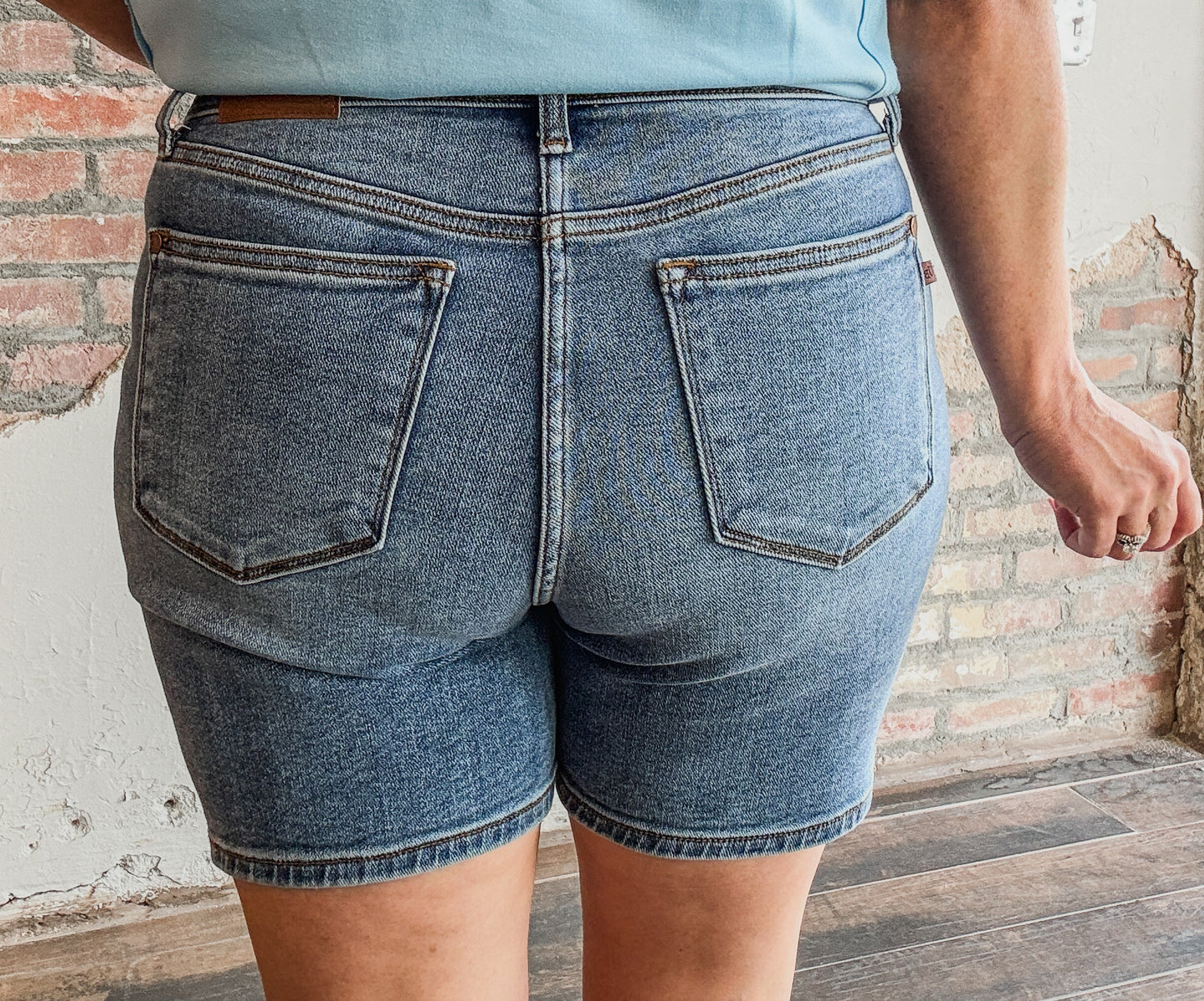 Mid Length Dad Shorts - Judy Blue