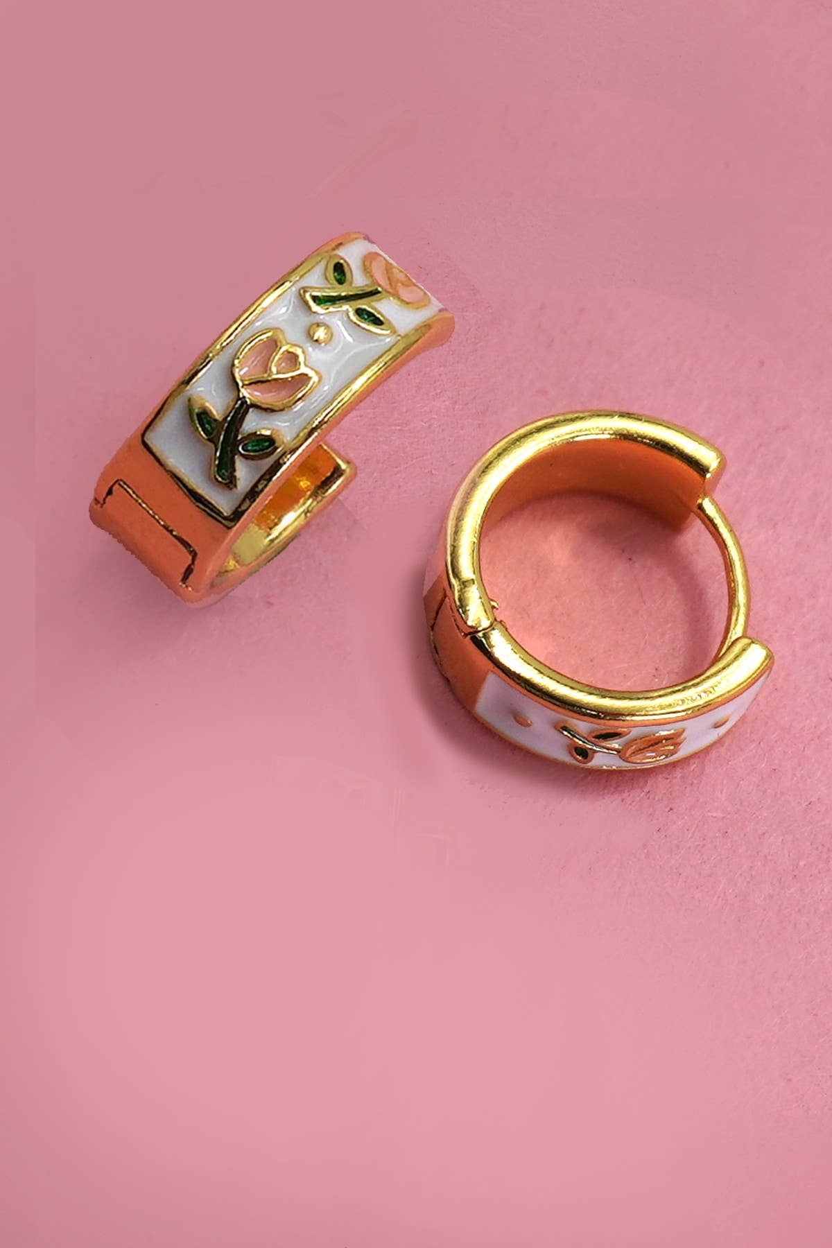 VINTAGE FLORAL HUGGIE HOOP EARRINGS