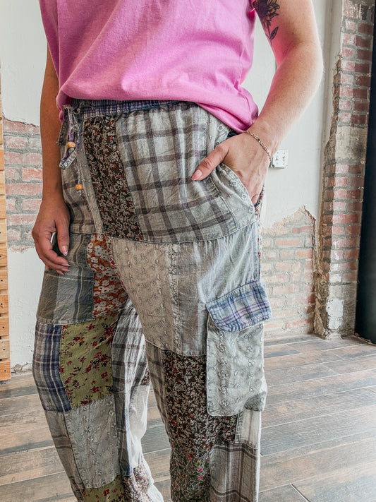 Patch Me if You Can Cargo Pants in Grey