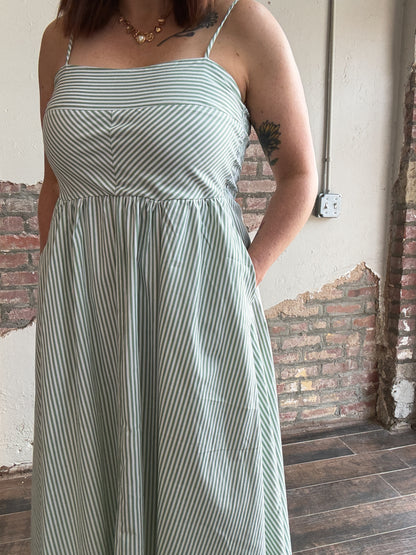 Everyday Breeze Midi Dress in Sage Green