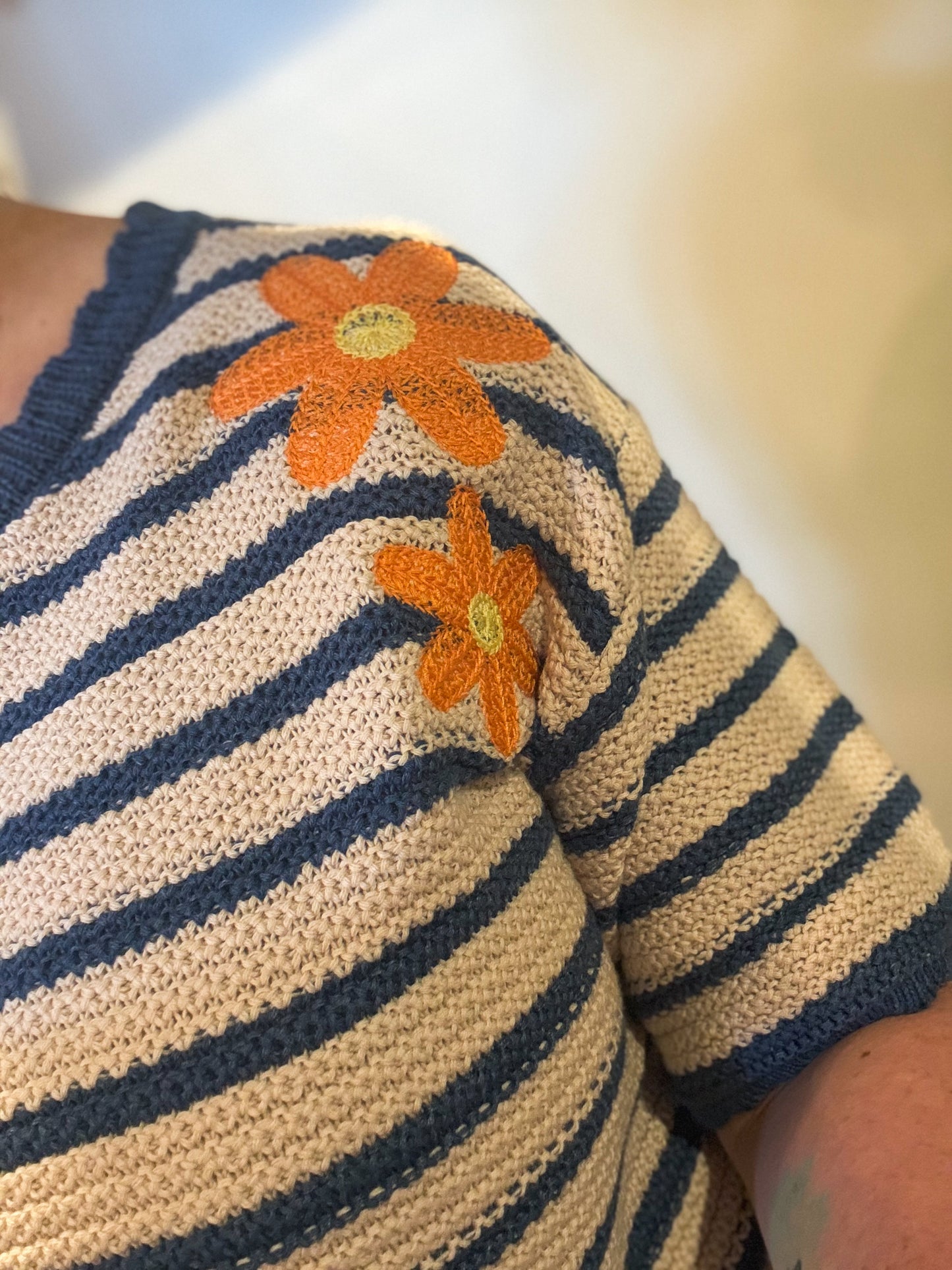 The Daisy Wave Top