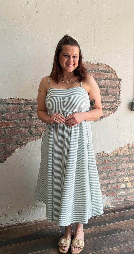 Everyday Breeze Midi Dress in Sage Green