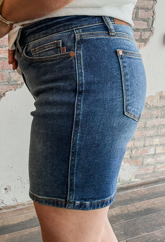 Mid Length Dad Shorts - Judy Blue