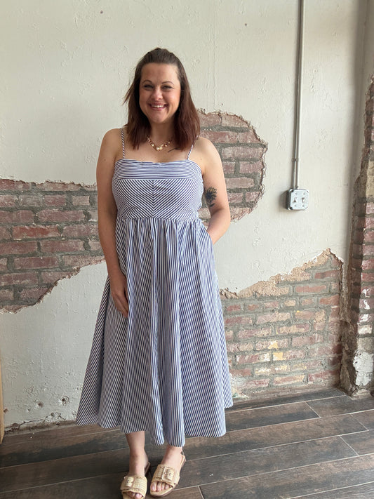 Everyday Breeze Midi Dress in Navy