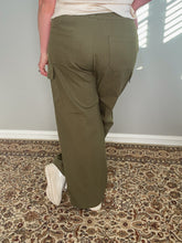 Load image into Gallery viewer, Portland Cargo Pants in Olive
