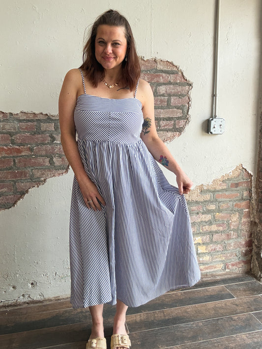 Everyday Breeze Midi Dress in Navy