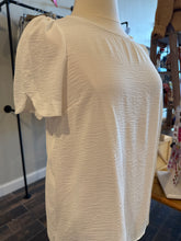 Load image into Gallery viewer, Oakleigh Scalloped Sleeve top
