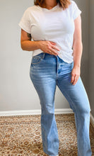 Load image into Gallery viewer, Risen High Waisted Boot Cut Jeans
