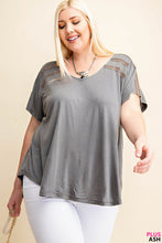 Load image into Gallery viewer, Skylar Crochet Top (Plus Size)
