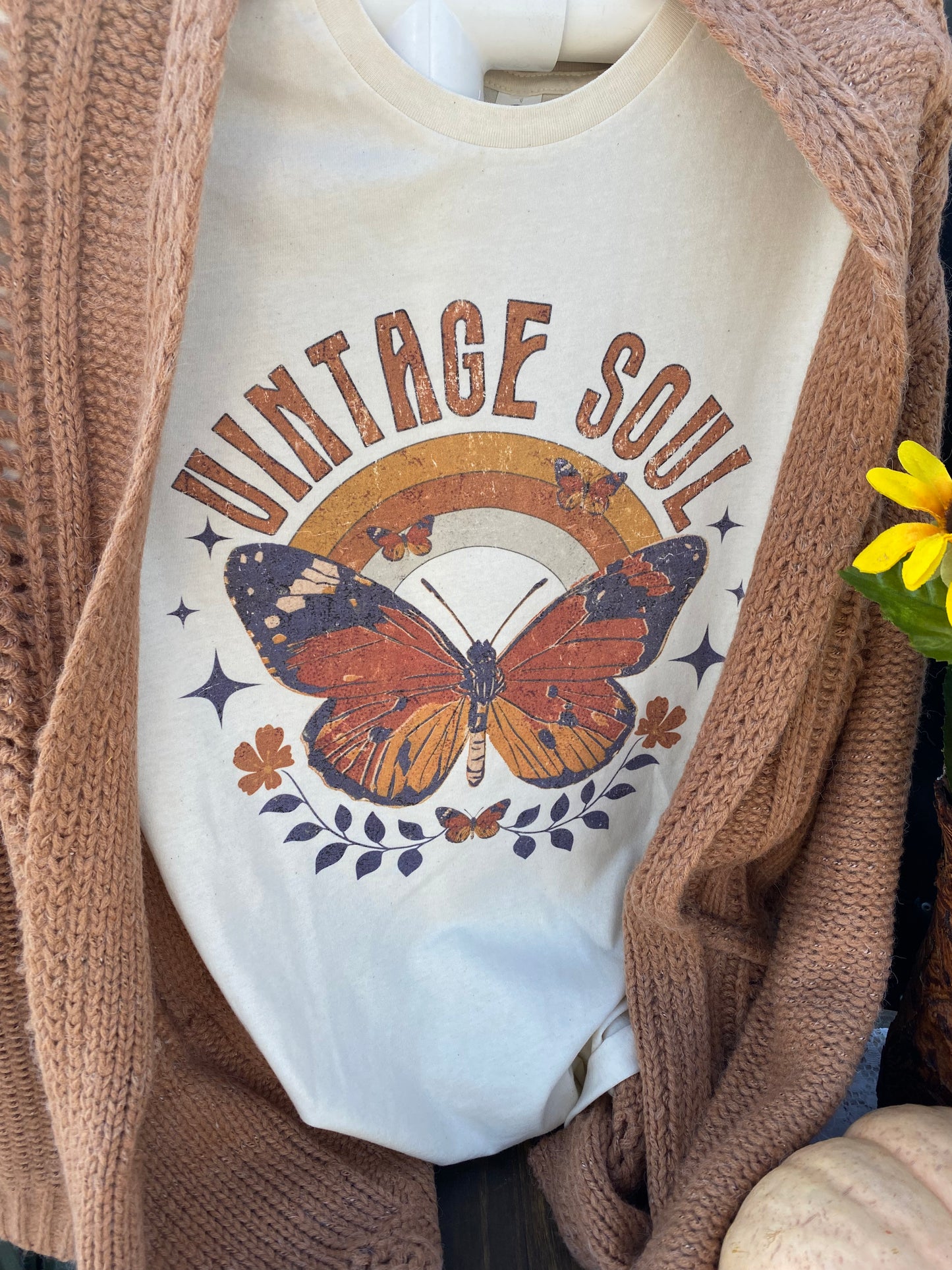 Vintage Soul Graphic Tee - Willow Avenue Boutique